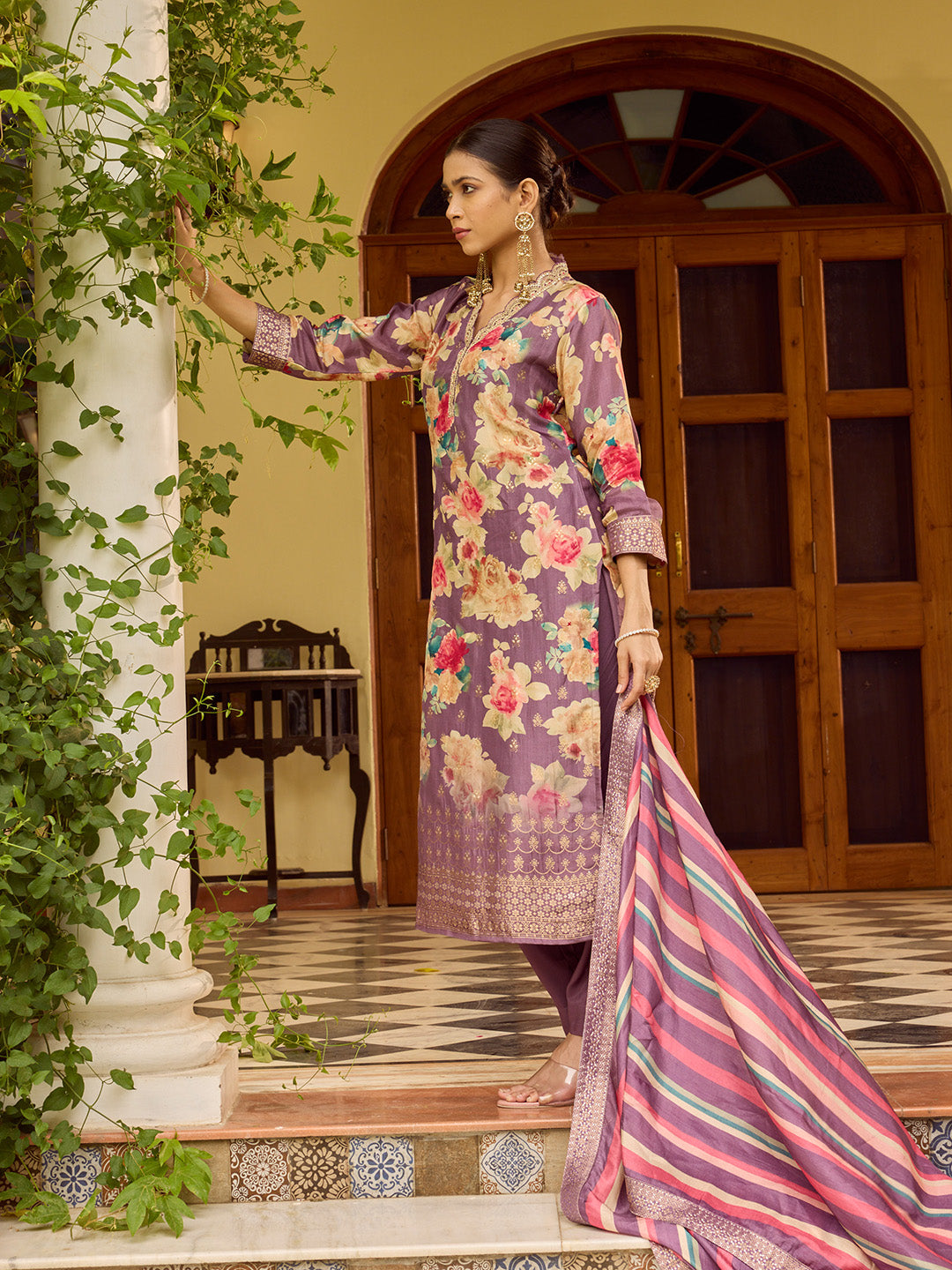 Banarasi Embroidery Kurta With Pants &amp; Dupatta