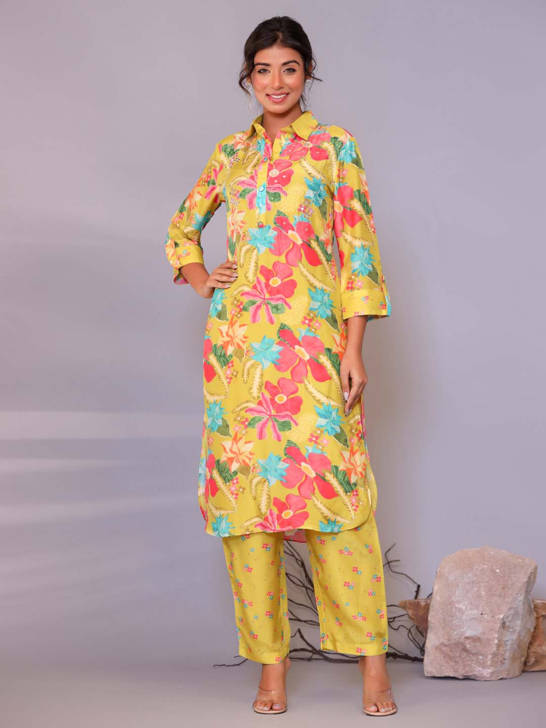 Floral Printed Muslin Kurta With Pants