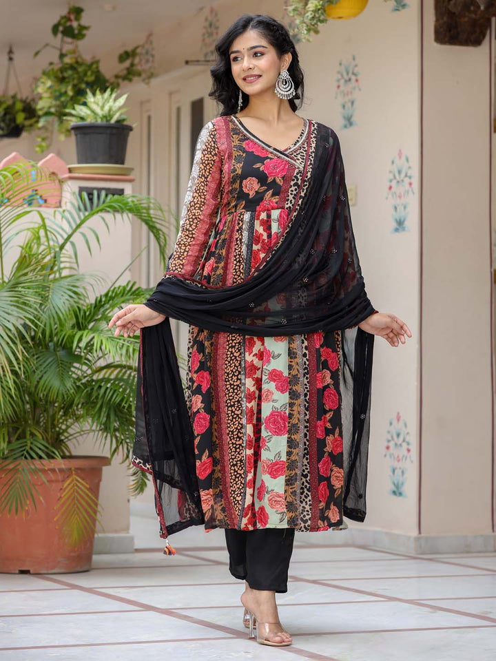 Floral Printed Crepe Kurta With Pants &amp; Dupatta