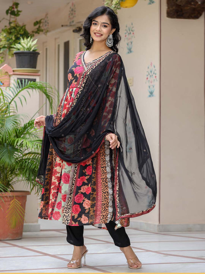 Floral Printed Crepe Kurta With Pants &amp; Dupatta