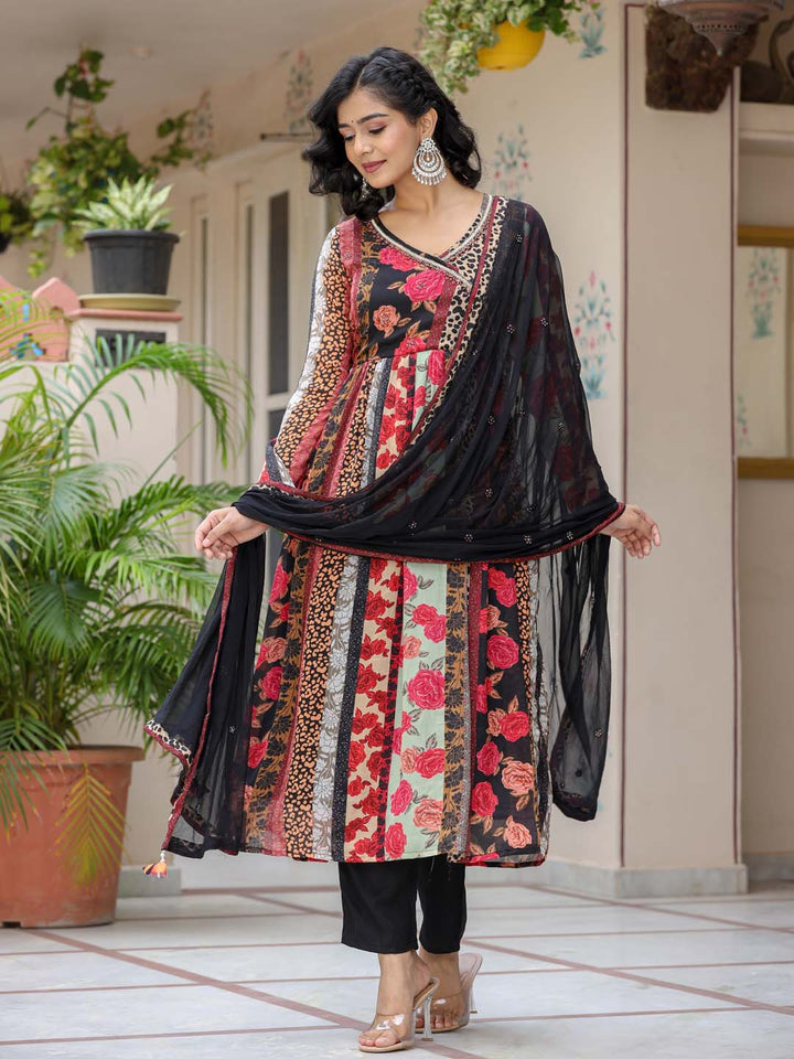 Floral Printed Crepe Kurta With Pants &amp; Dupatta