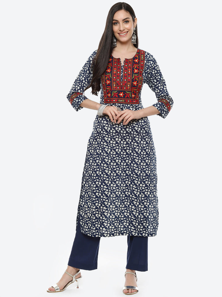 Printed Gota Patti Cotton Kurti With Pant