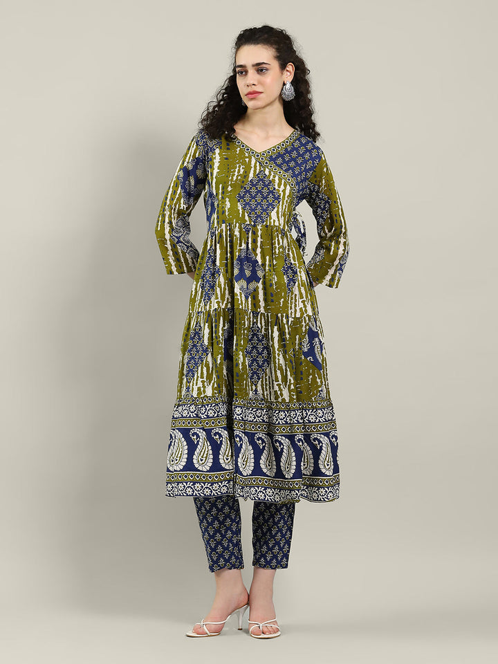 Printed Cotton Blend Kurta &amp; Pants