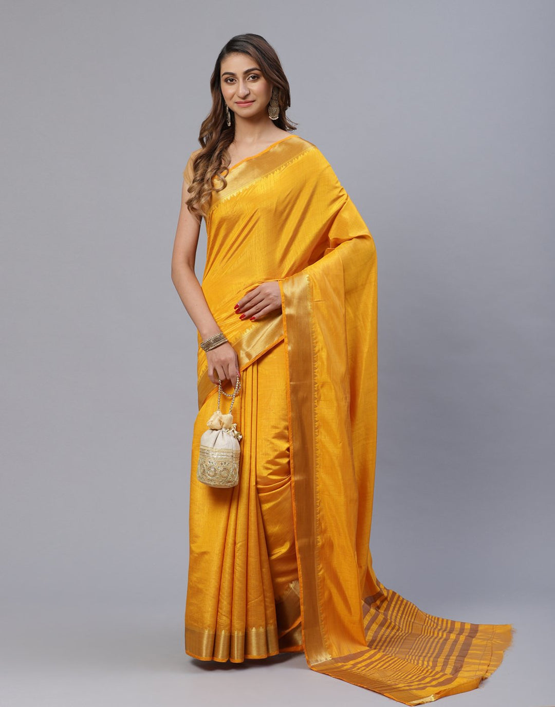 Art Handloom Saree With Zari Border