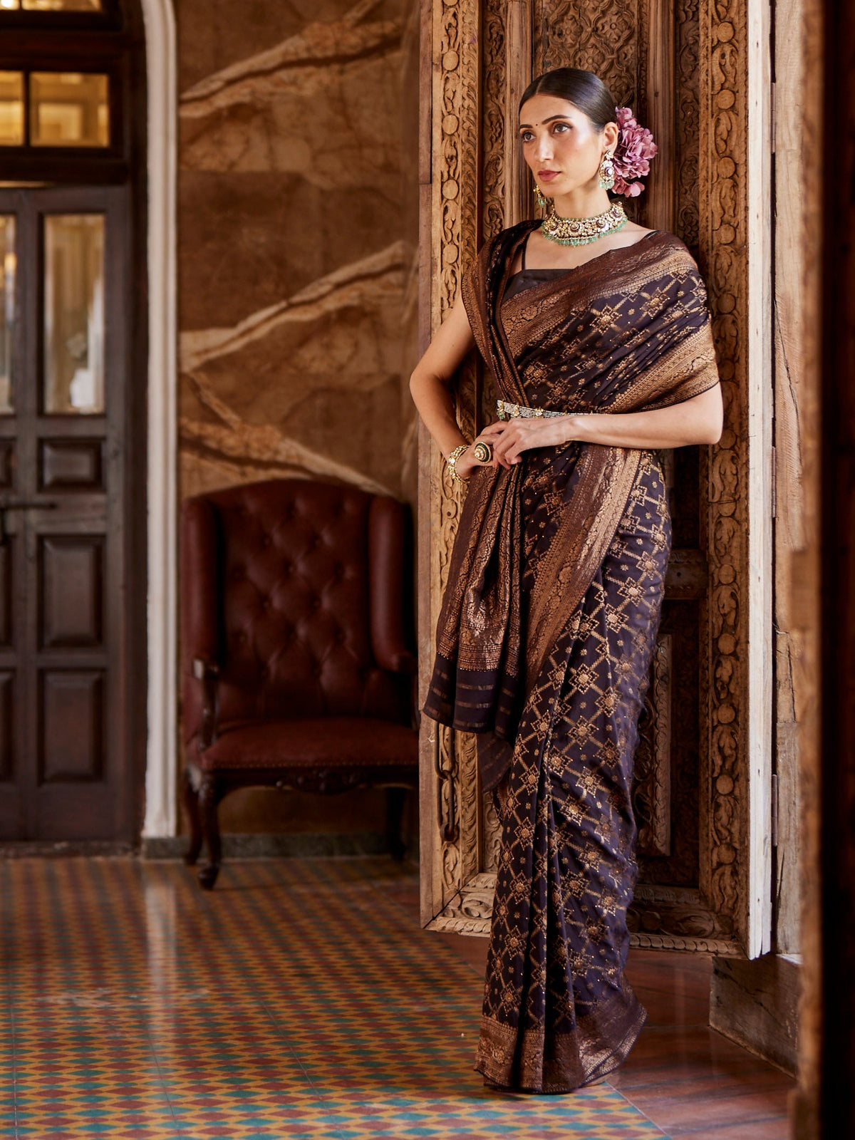 Antique Jaal Crepe Plain Saree