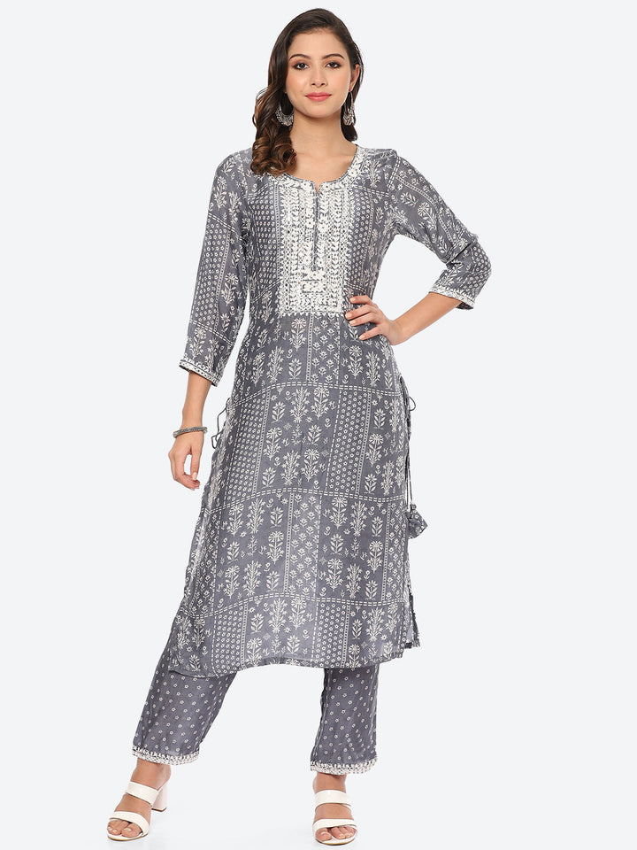Mirror Neck Embroidered Muslin Kurta With Pant