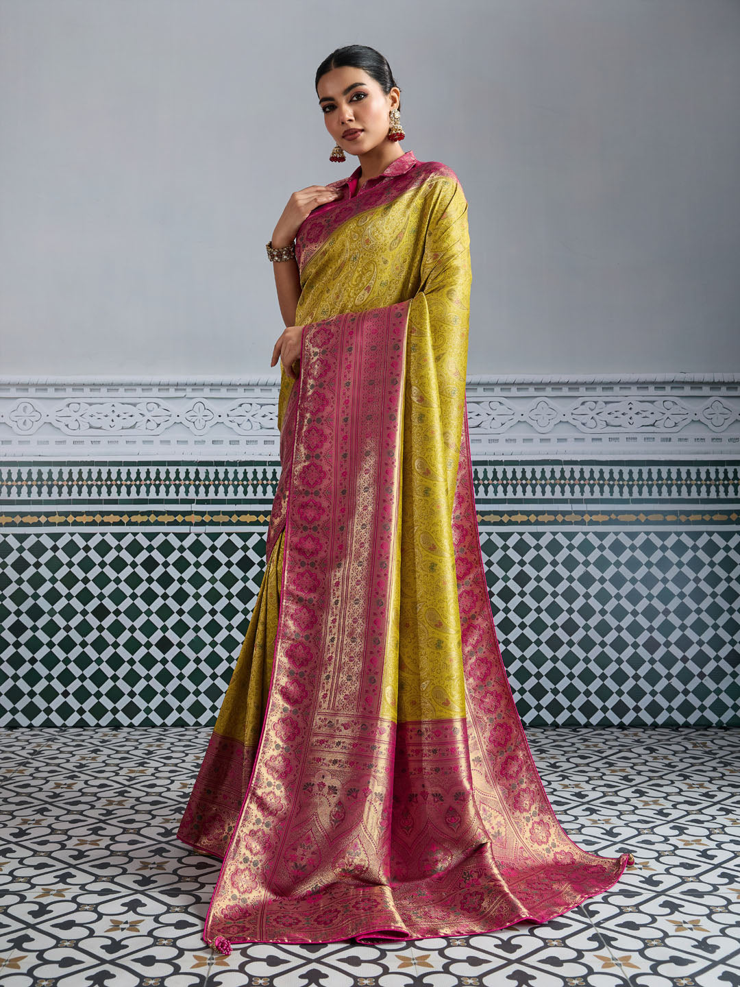 Woven Design Meenakari Kanjivaram Silk Saree