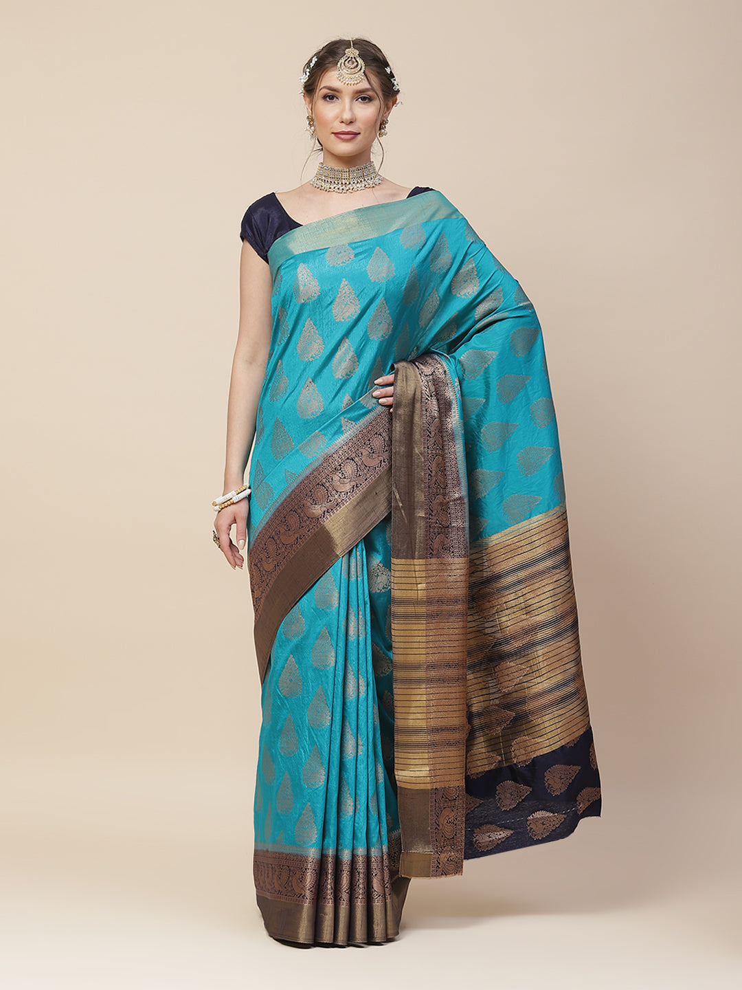 Zari Border Booti Art Handloom Woven Saree