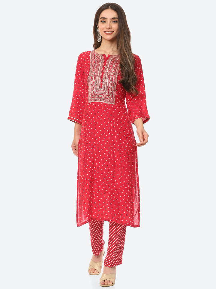 Zari Neck Embroidered Muslin Kurta With Pant