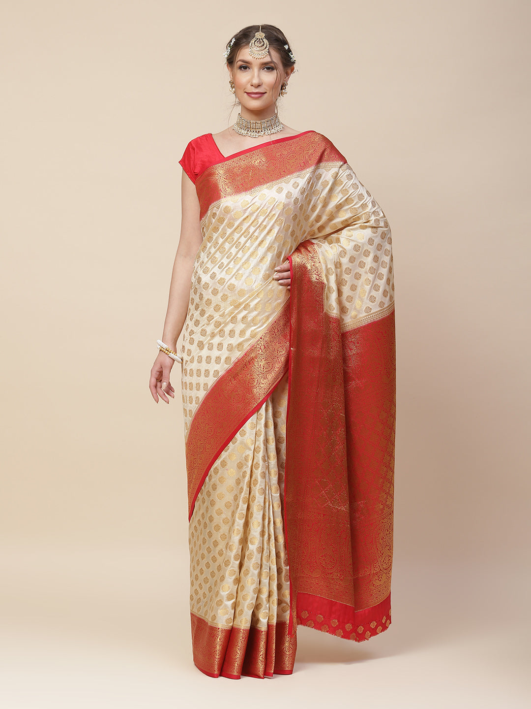 Zari Border Booti Art Handloom Woven Saree