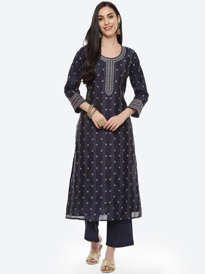 Embroidered Zari Neck Chanderi Kurti With Pant