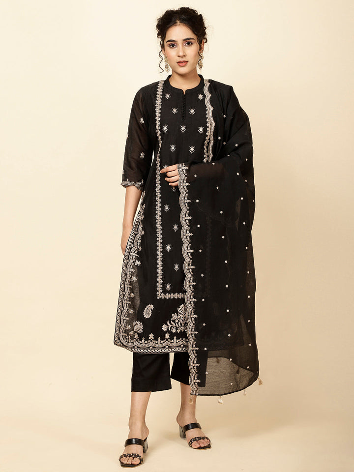 Embroidered Chanderi Kurta With Pants &amp; Dupatta