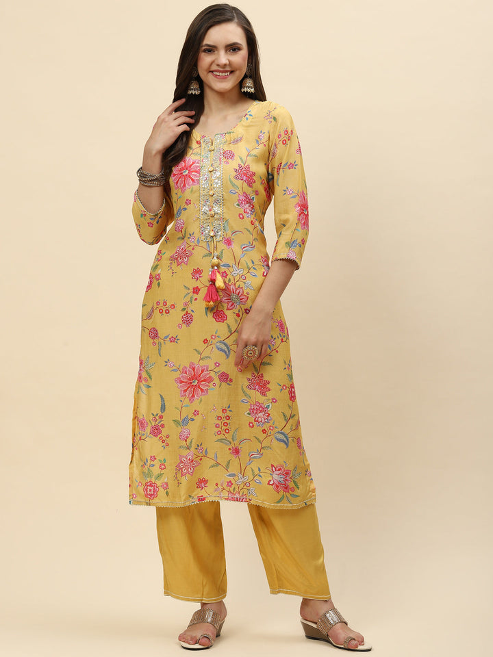 Neck Patti &amp; Floral Printed Muslin Kurta With Pants