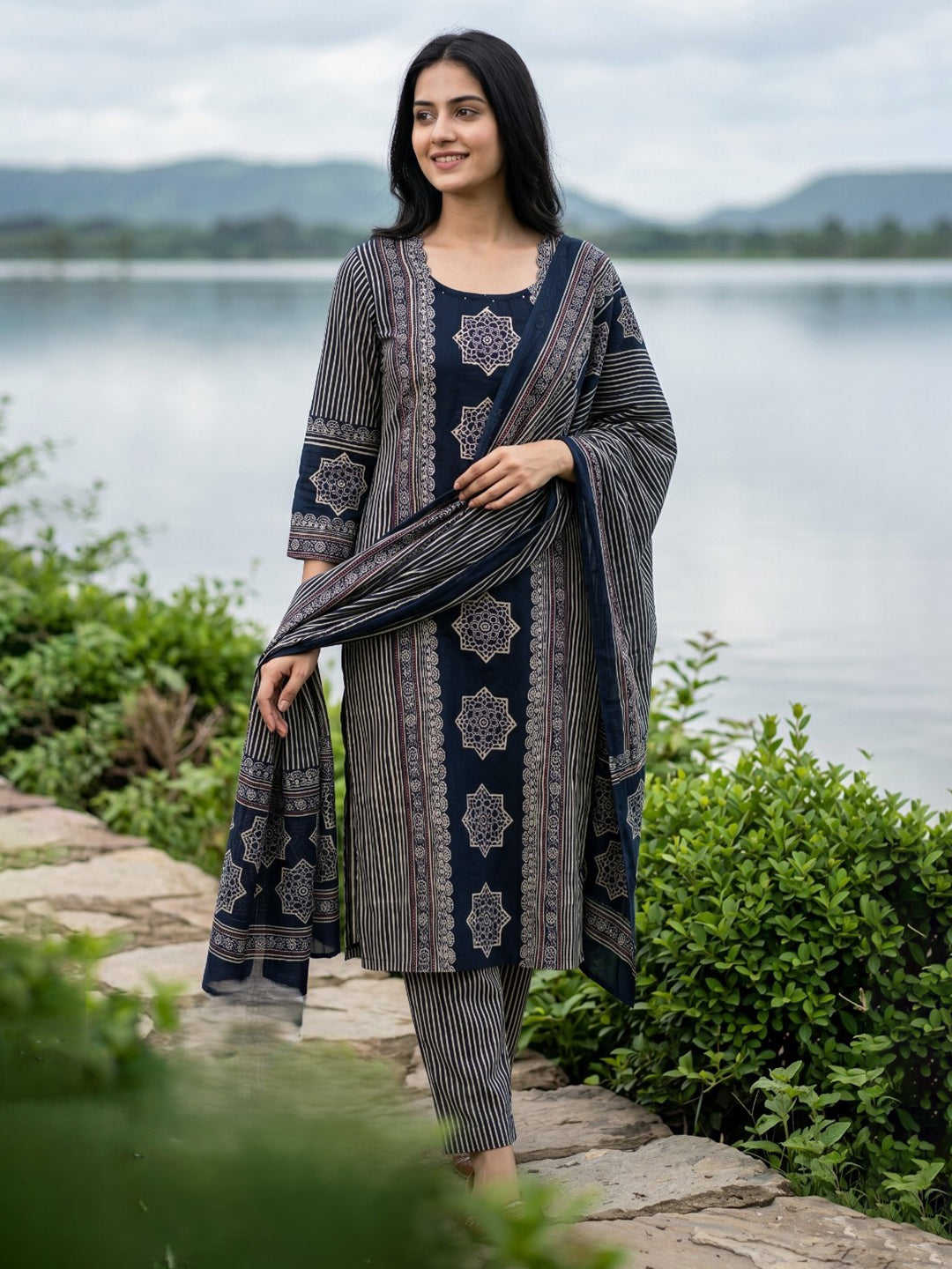 Blue Embroidered Cotton Blend Straight Round Neck Suit Set