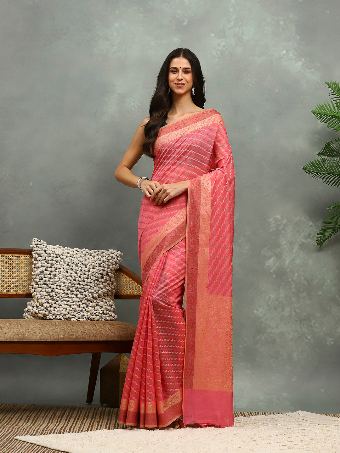 Resham Woven Design Cotton Blend Woven Saree