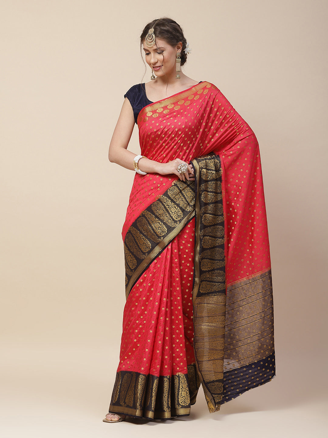 Zari Border Booti Art Handloom Woven Saree