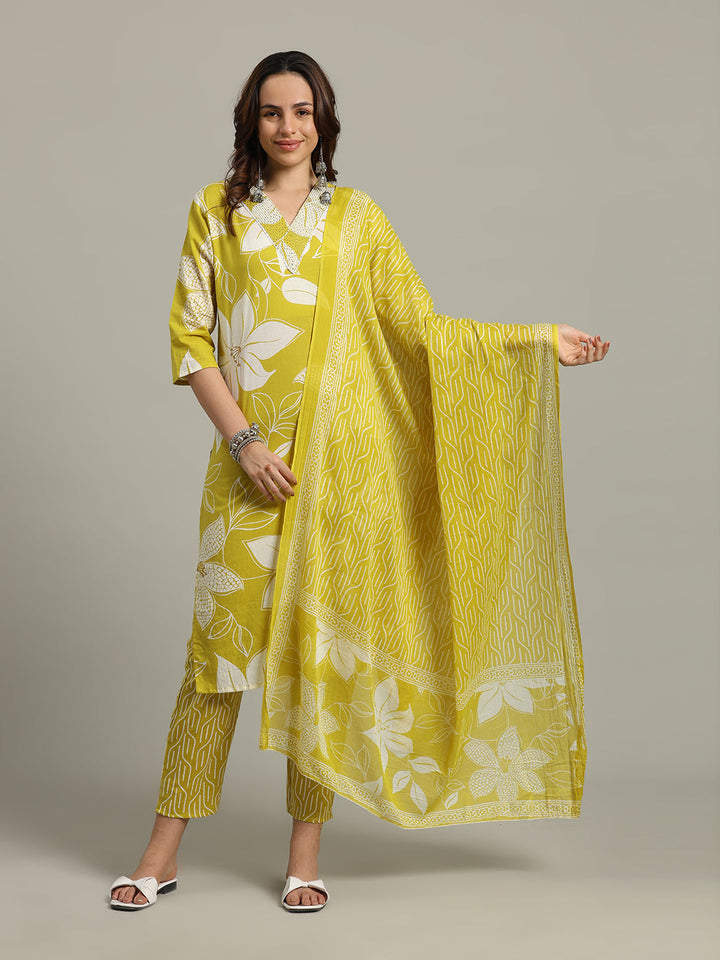 Floral Printed Cotton Blend Kurta With Pants &amp; Dupatta