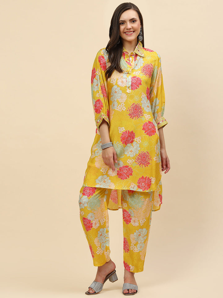 Floral Printed Muslin Kurta With Pants