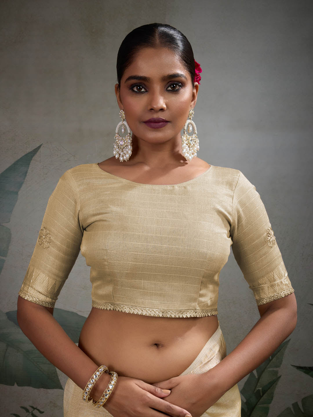 Thread Embroidered Woven Border Linen Saree