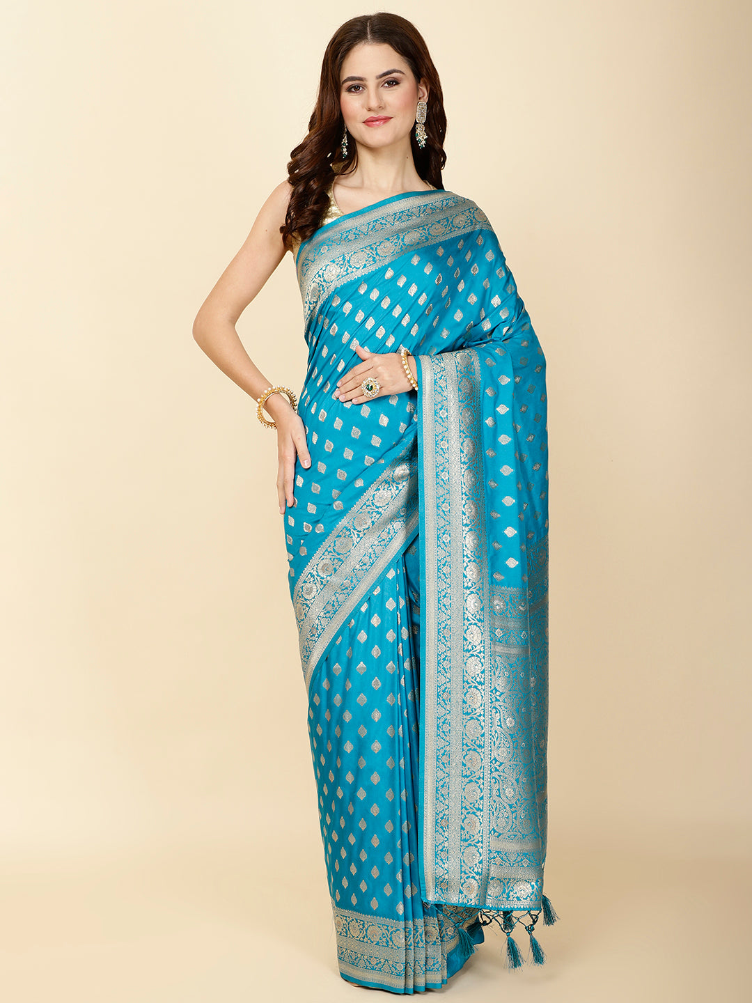 Zari Border Booti Woven Handloom Saree