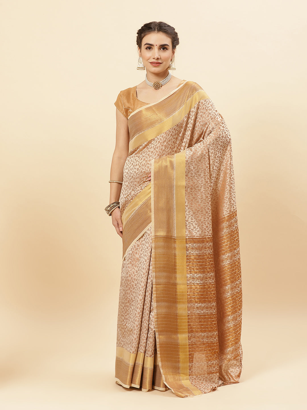 Art Handloom Saree With Jacquard Zari Border