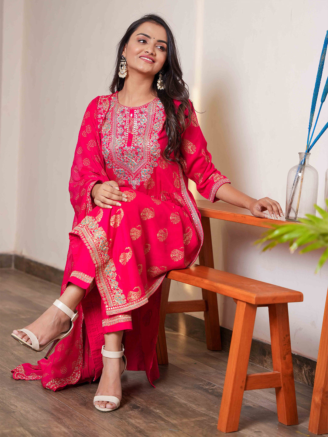 Zari Booti & Paisley Printed Kurta With Pants & Dupatta