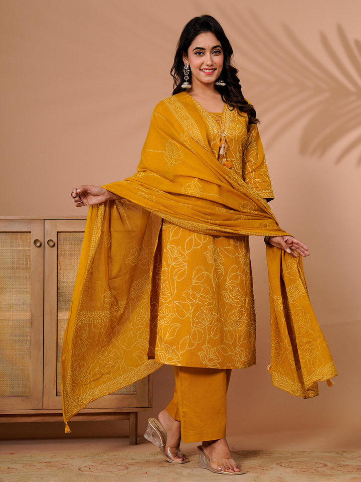 Yellow Cotton Blend Printed Straight Suit Set