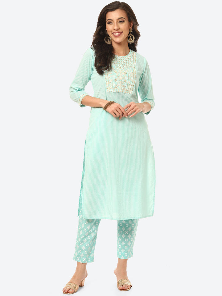 Zari Embroidered Yoke Printed Cotton Kurta With Pant