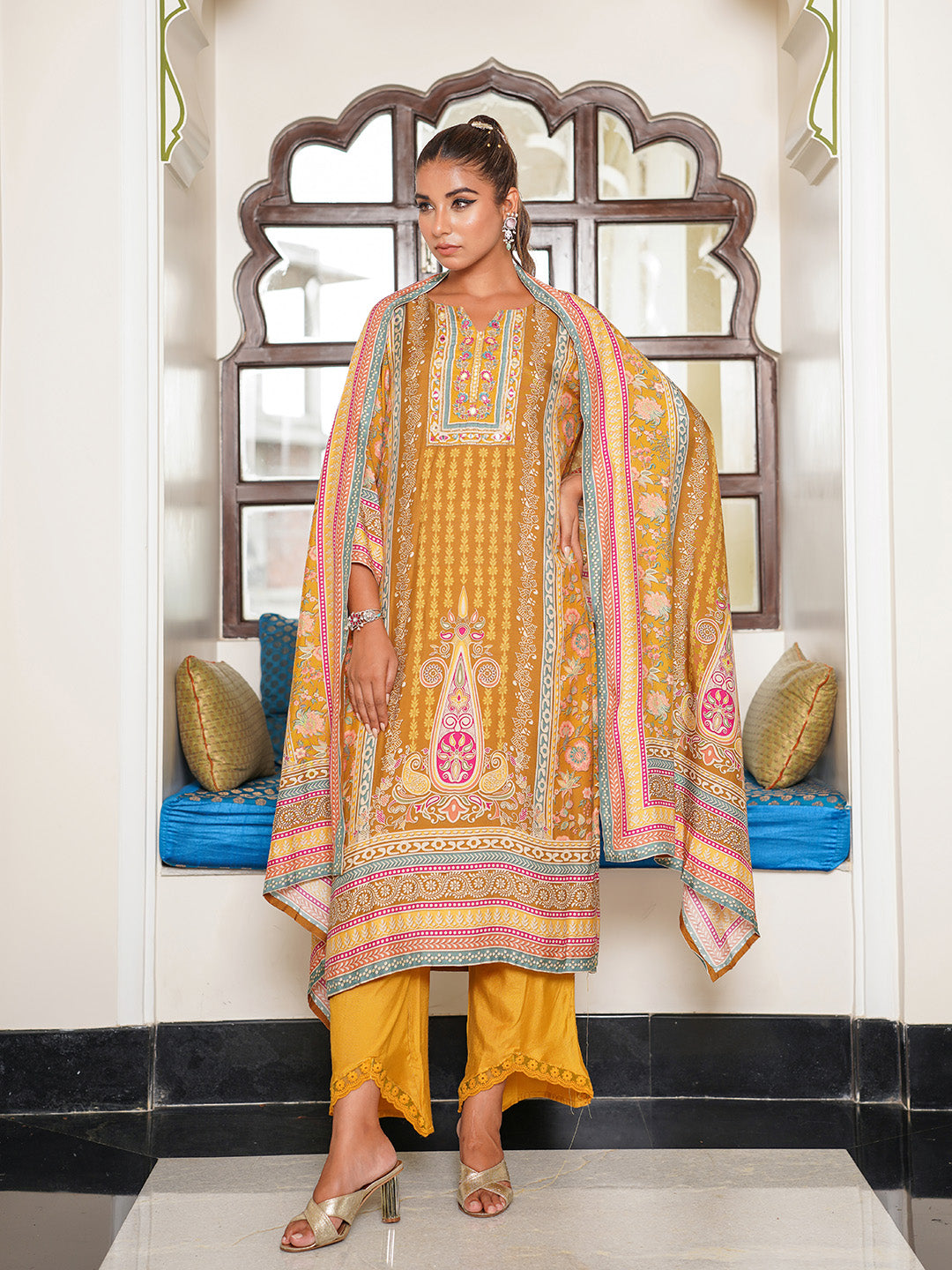 Sequins Embroidery Muslin Kurta With Pants &amp; Dupatta