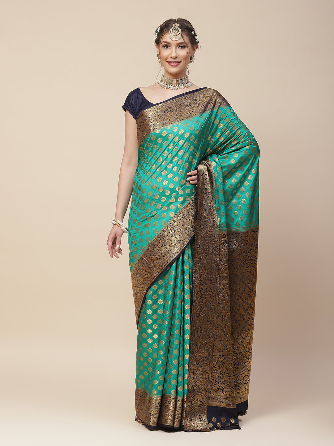 Zari Border Booti Art Handloom Woven Saree