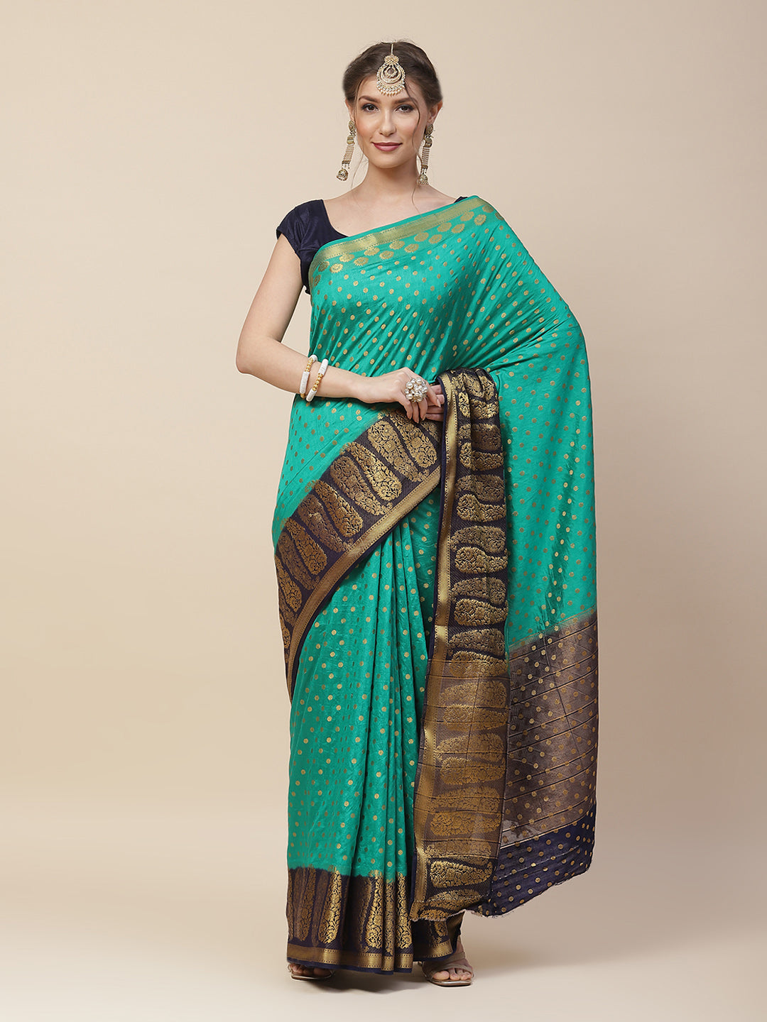 Zari Border Booti Art Handloom Woven Saree