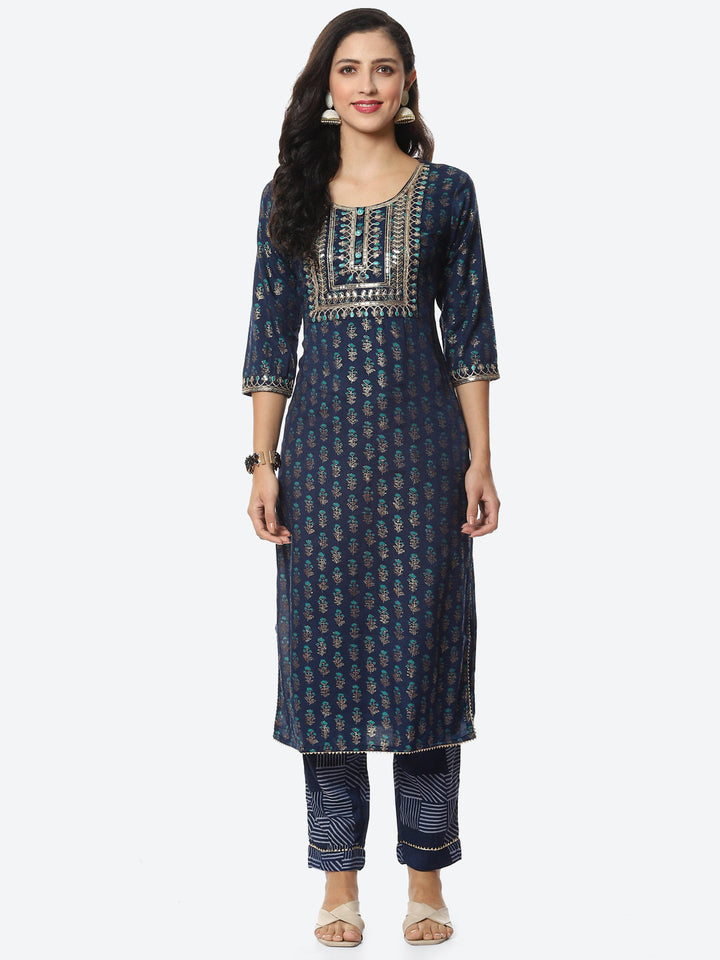 Sequin Work Floral Printed Muslin Kurti With Pant