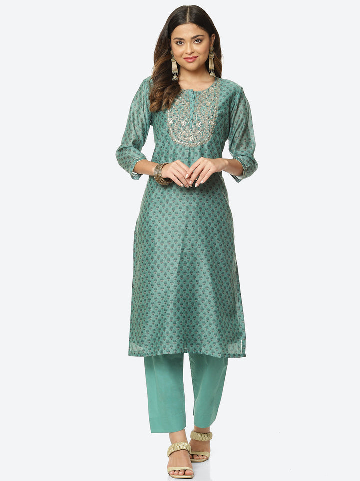 Zari Embroidered Printed Chanderi Kurta With Pant