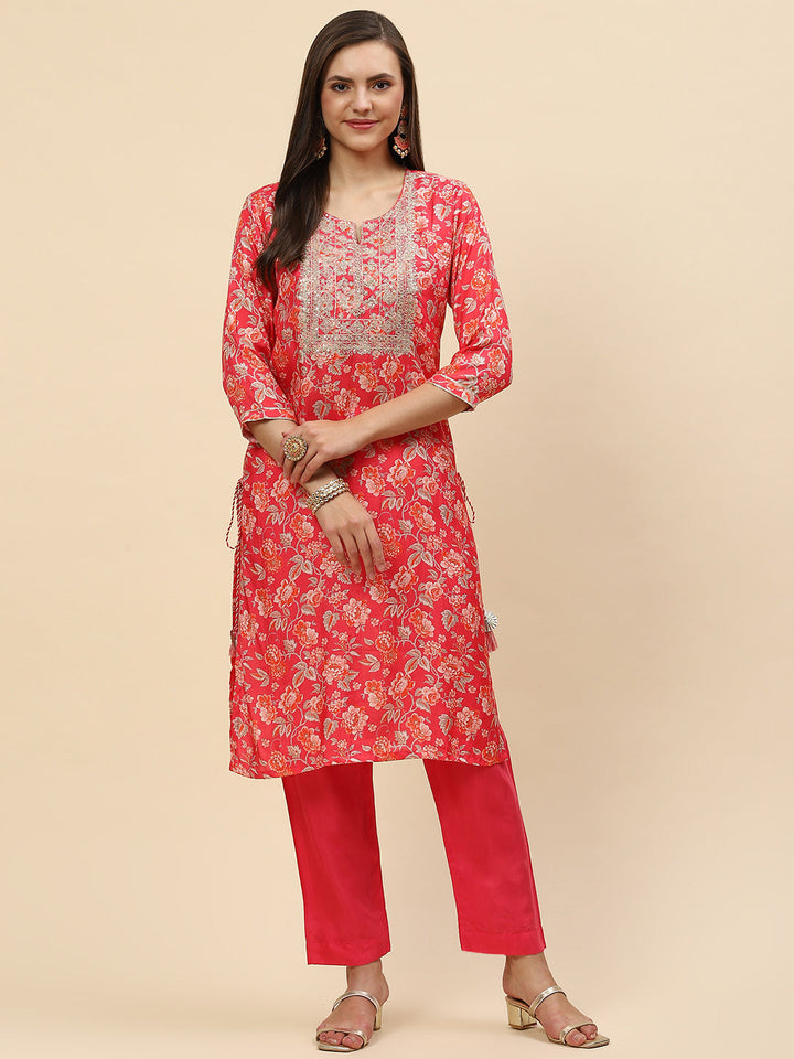 Zari Neck Embroidered Muslin Kurta With Pants