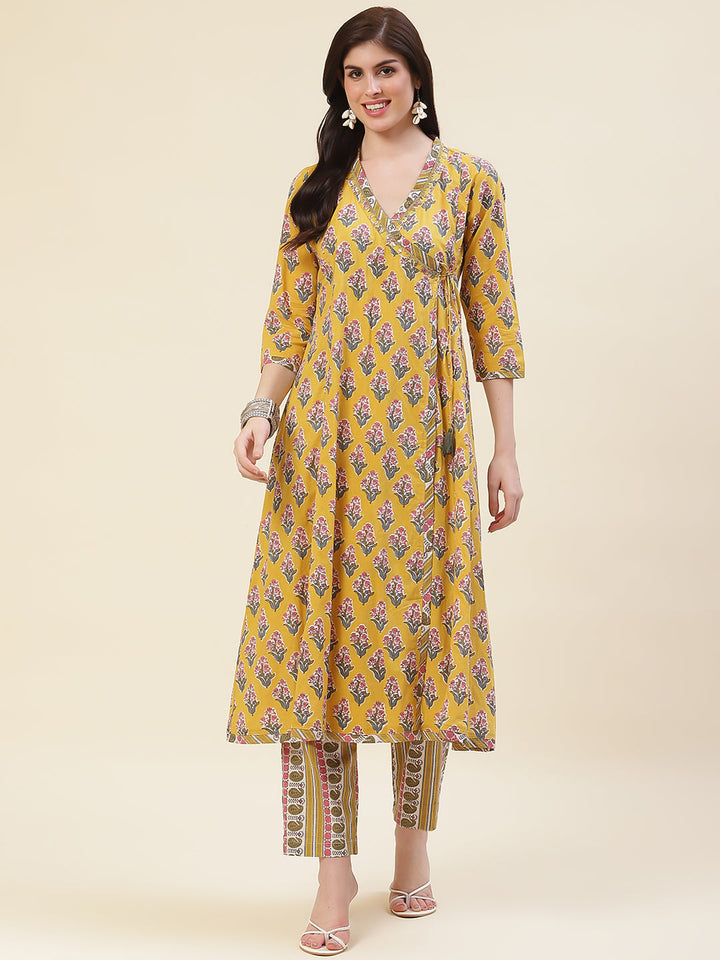 Floral Printed Cotton Kurta With Pants