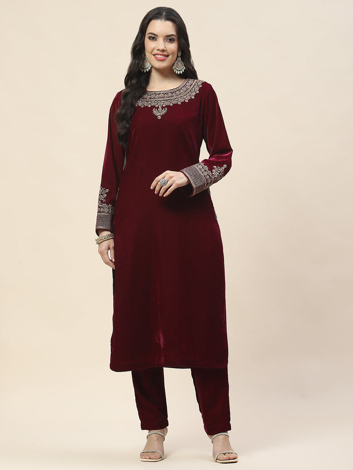 Neck Embroidered Velvet Kurta With Pants