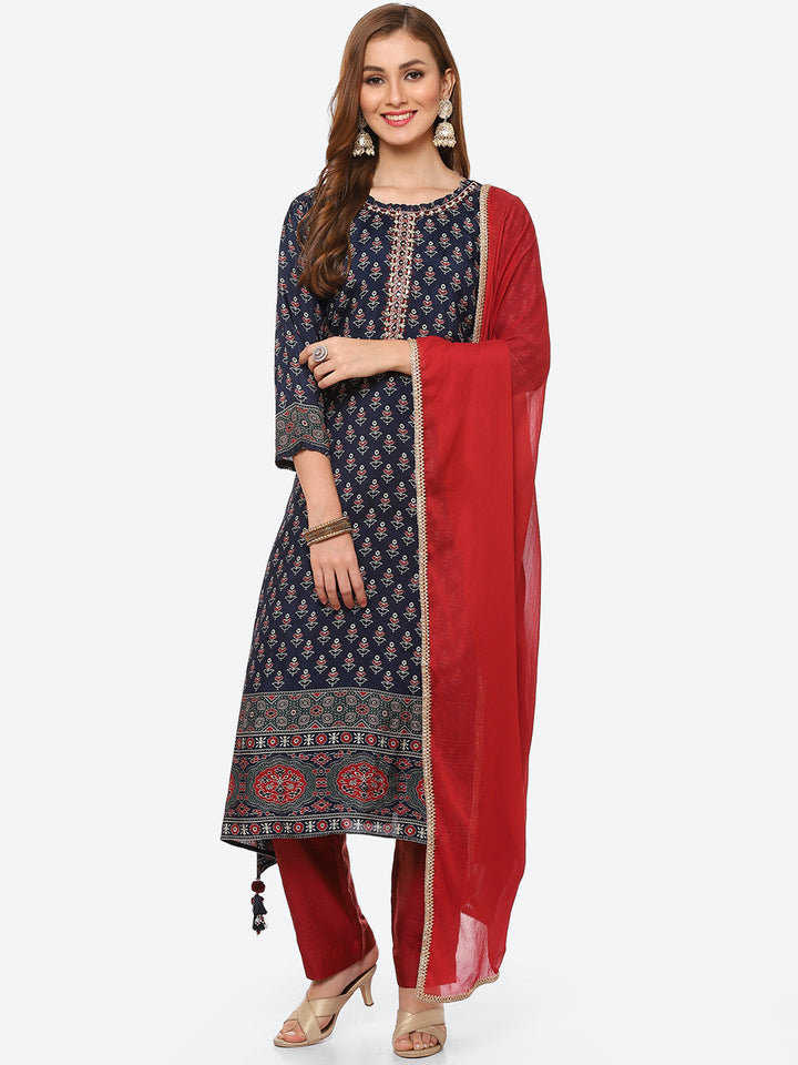Printed Booti Cotton Kurta With Pant &amp; Chiffon Dupatta