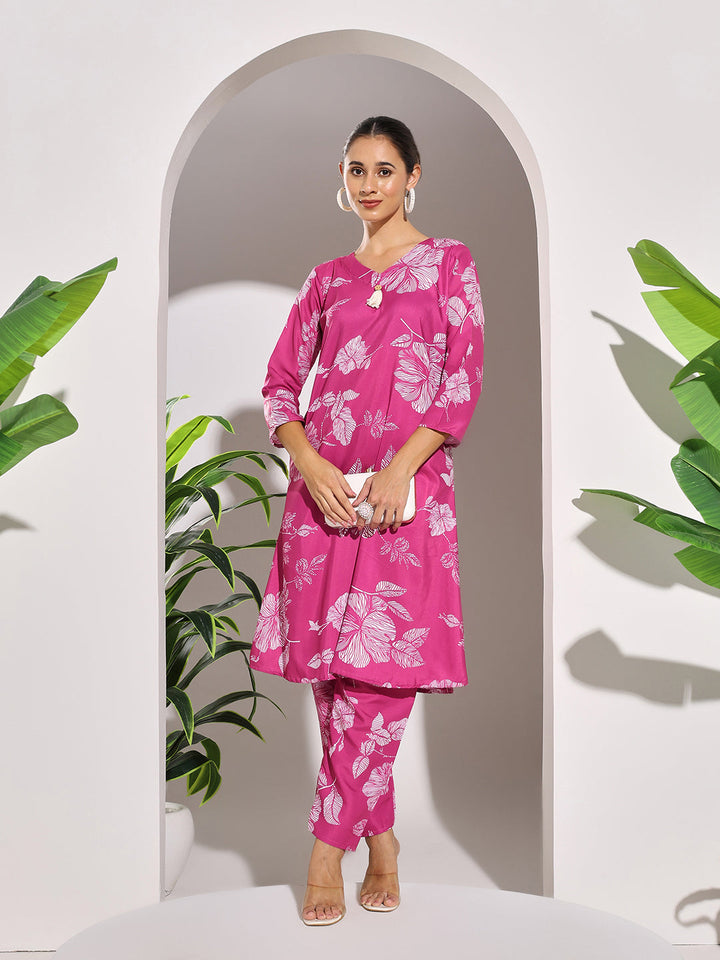 Digital Printed Cotton Blend Kurta With Pants