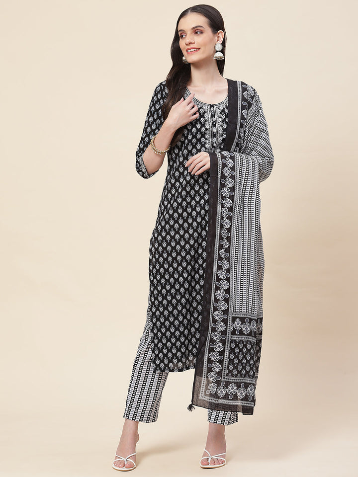 Printed Cotton Kurta With Pants &amp; Dupatta