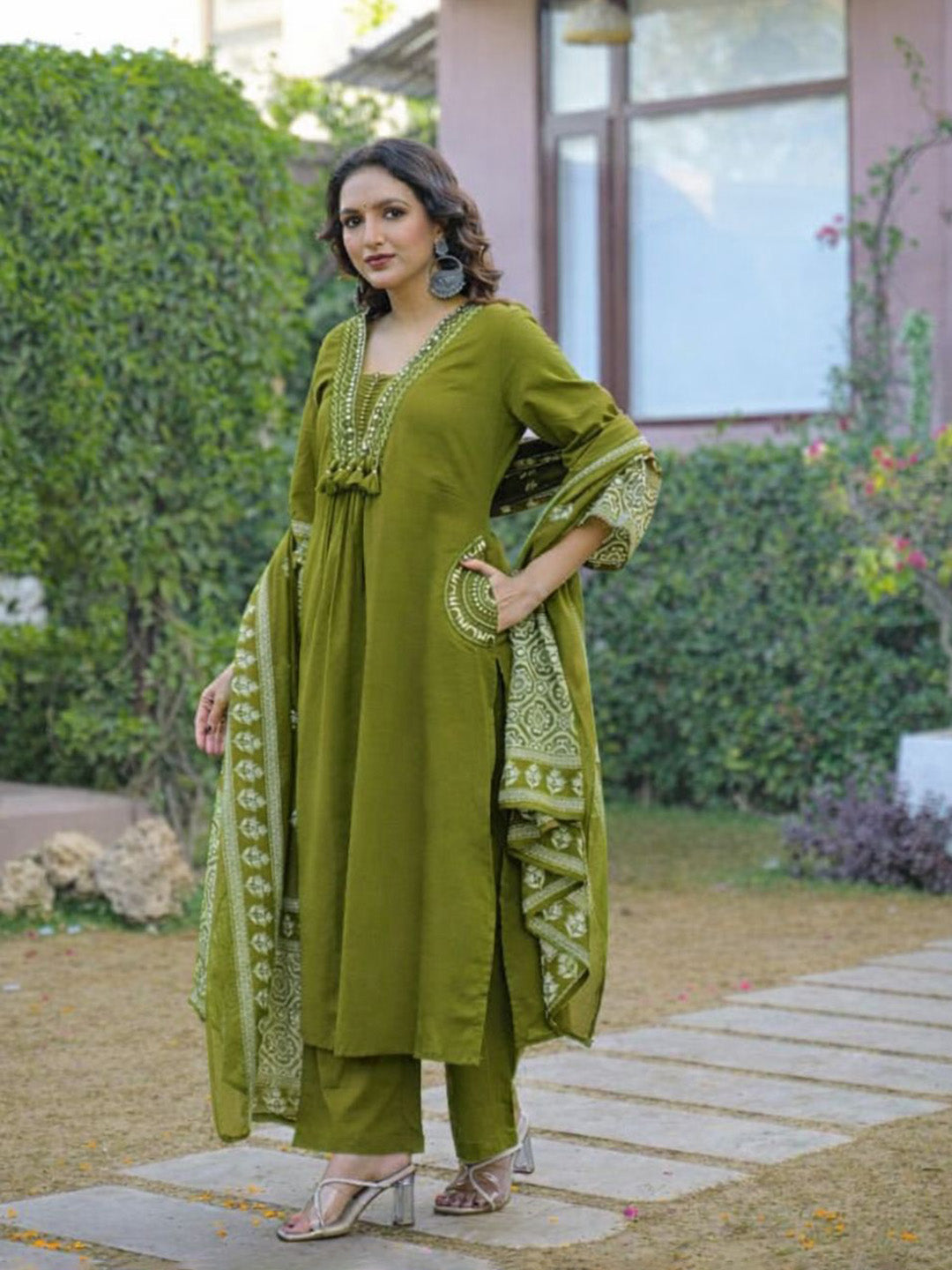 Green Cotton Blend Printed Straight Suit Set