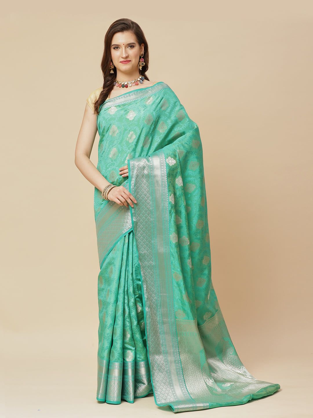 Zari Border Booti Art Handloom Woven Saree