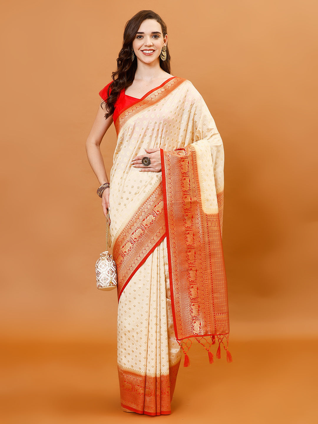 Zari Border Booti Handloom Woven Saree