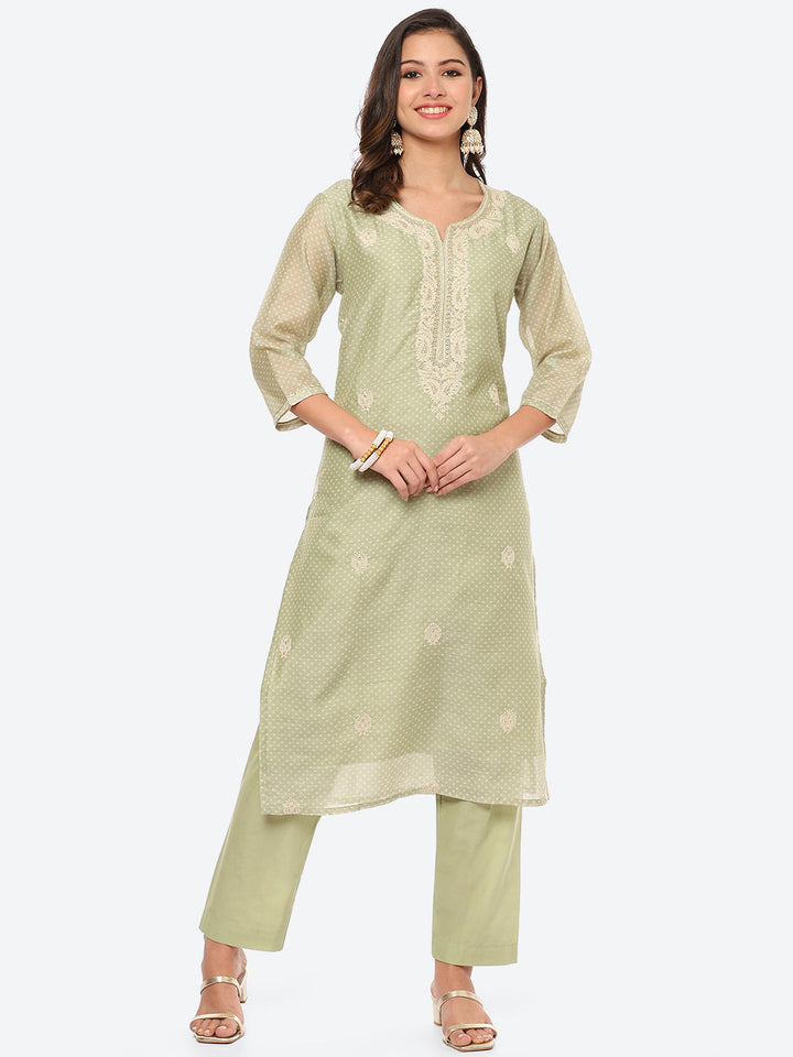 Resham Zari Neck Embroidered Chanderi Kurta With Pant