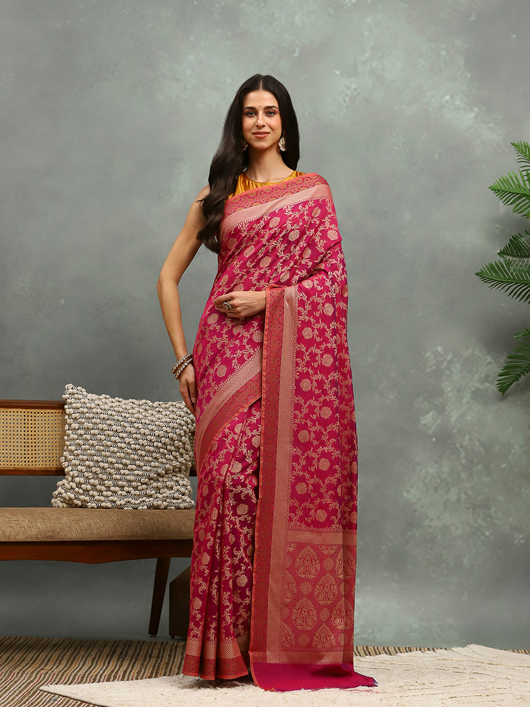 Resham Woven Design Cotton Blend Woven Saree