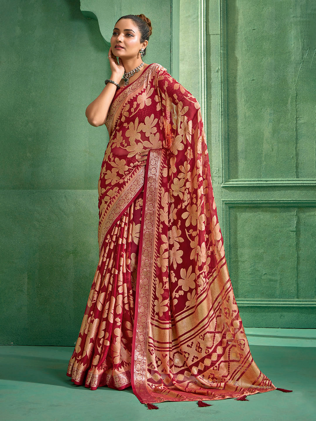 Floral Printed Georgette Saree