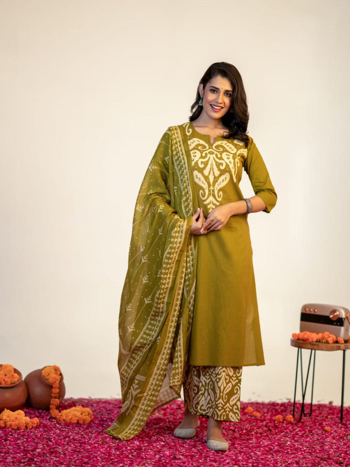 Green Printed Cotton Blend Straight Suit Set With Dupatta