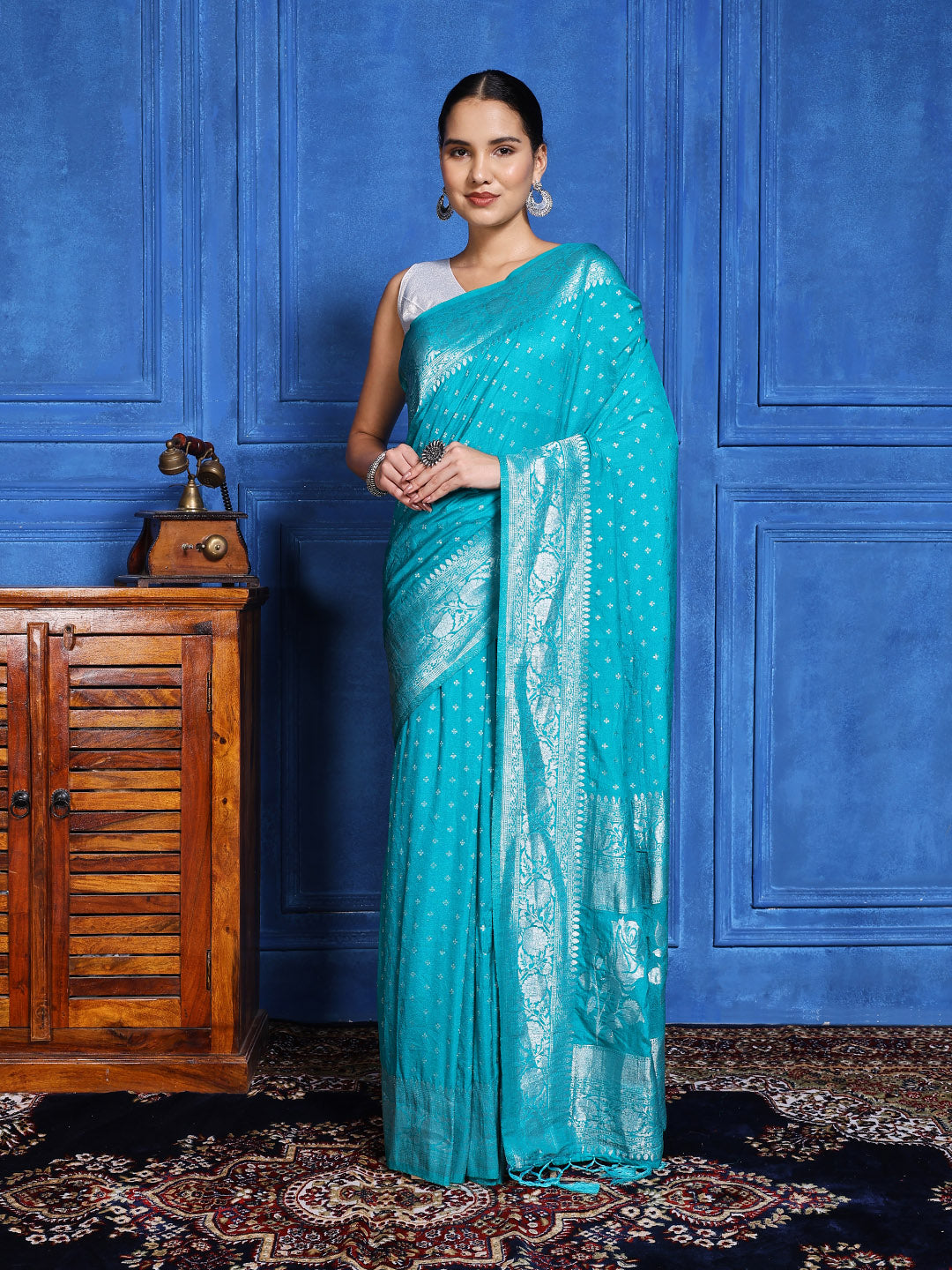 Zaari Jaal Crepe Saree