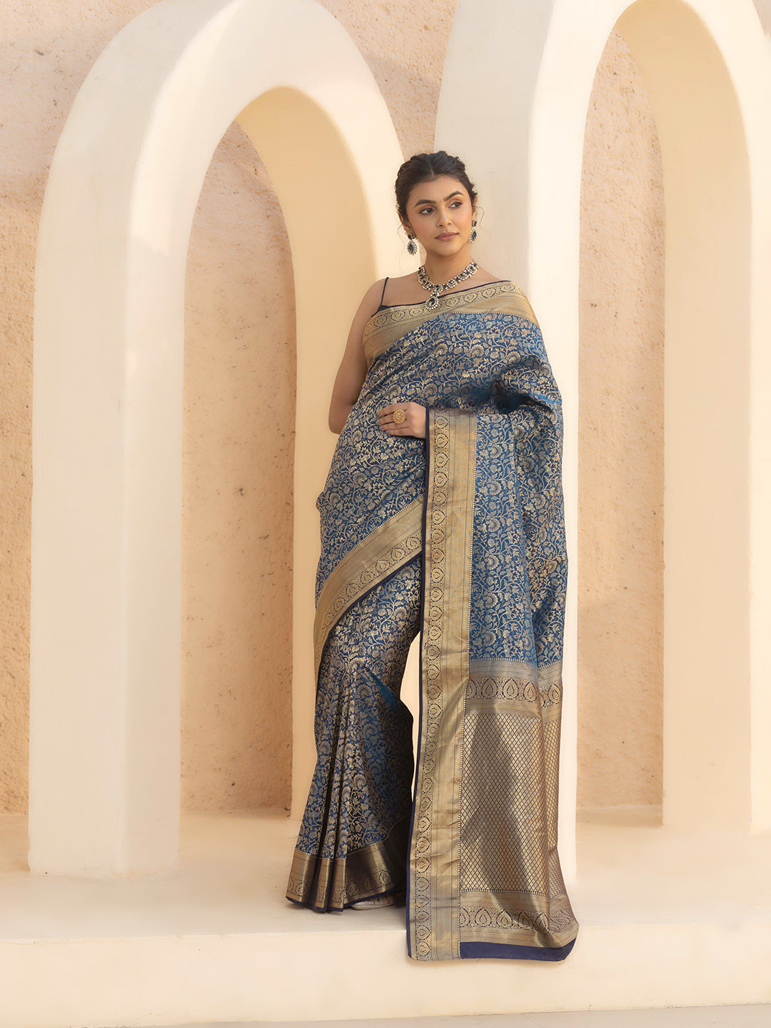 Woven Design Cotton Blend Saree