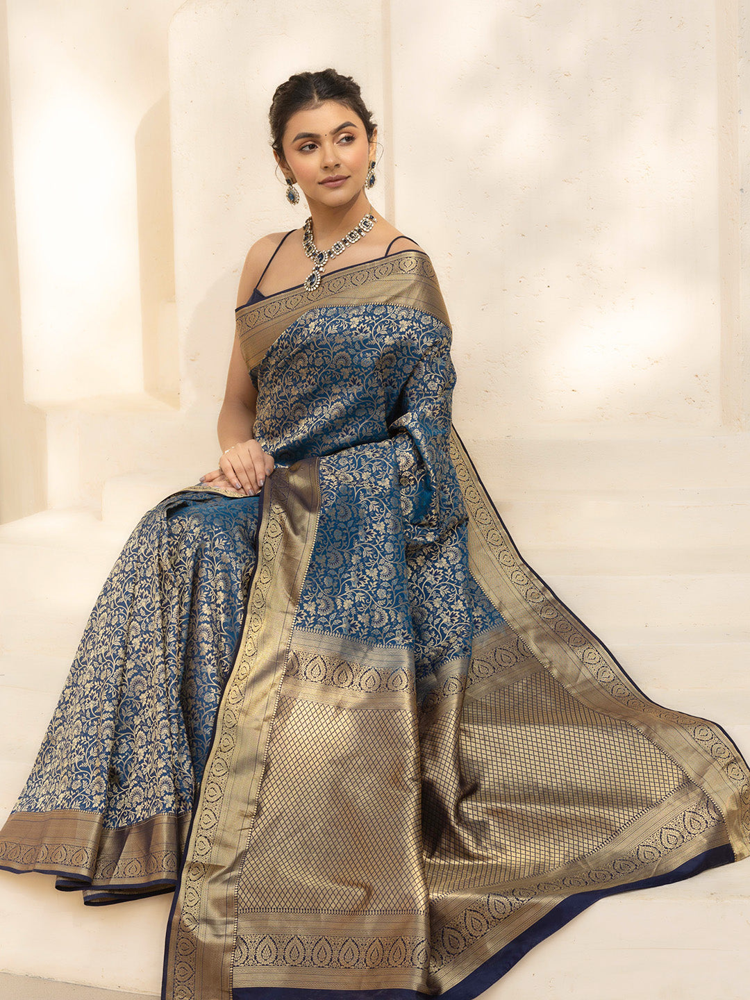 Woven Design Cotton Blend Saree