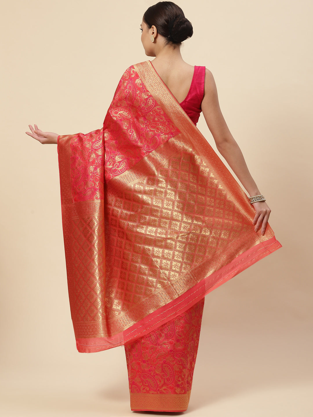 Zari Jaal Handloom Woven Saree
